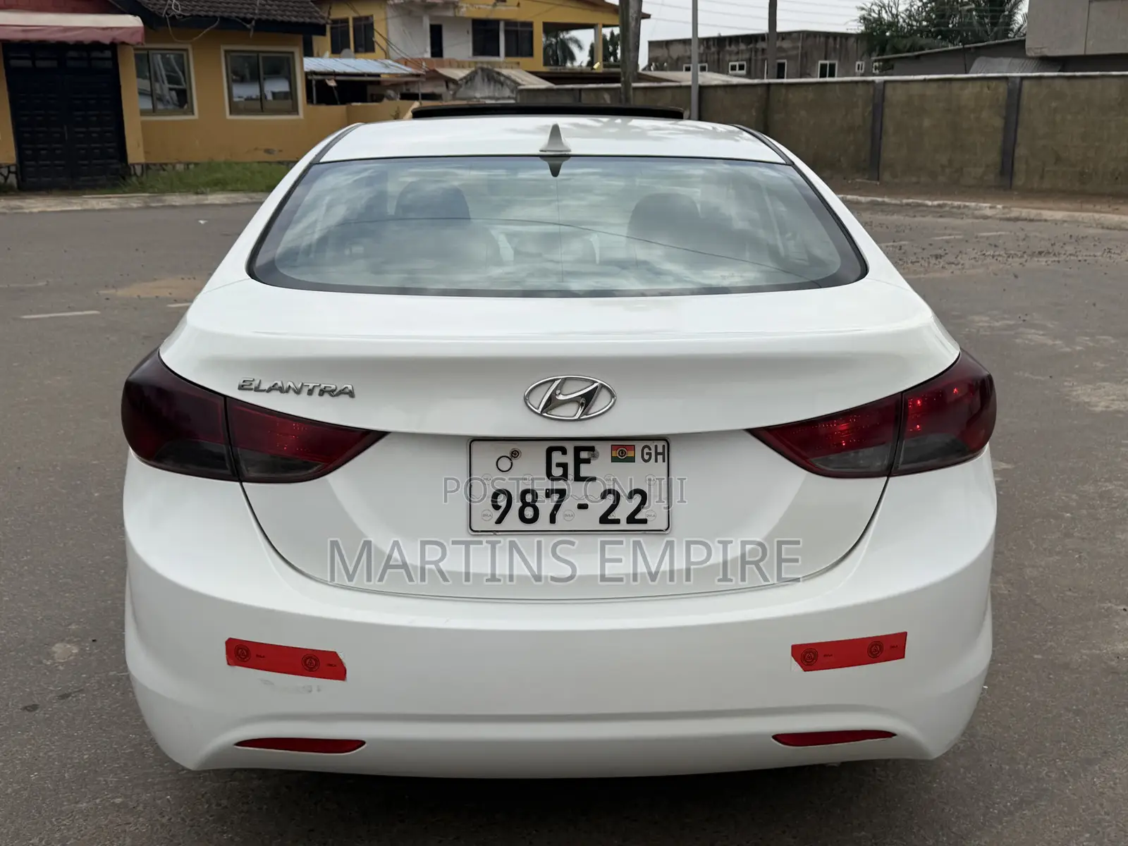 Hyundai Elantra Limited Sedan FWD (1.8L 4cyl 6A) 2013 White