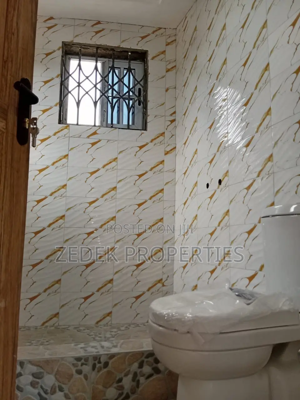 2bdrm Apartment in Kwabenya Acp Road for rent