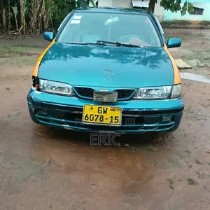 Nissan Almera Tino 2002 Green