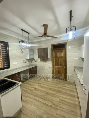 3bdrm Apartment in American House for rent