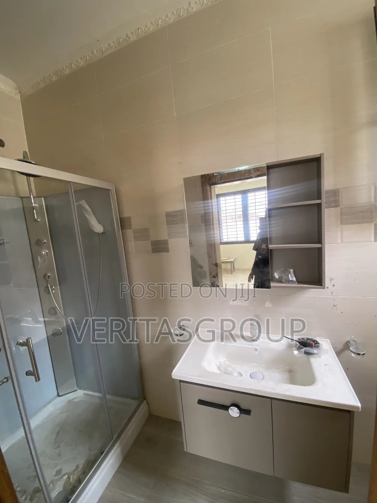 3bdrm Apartment in American House for rent