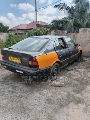 Nissan Primera 2004 Gray