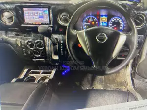 Nissan Caravan (Urvan) 2012 Silver