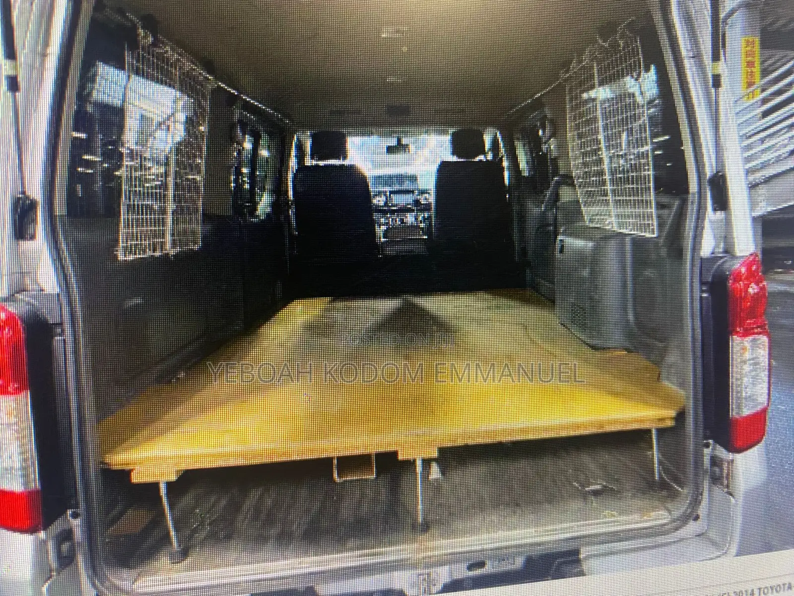 Nissan Caravan (Urvan) 2012 Silver