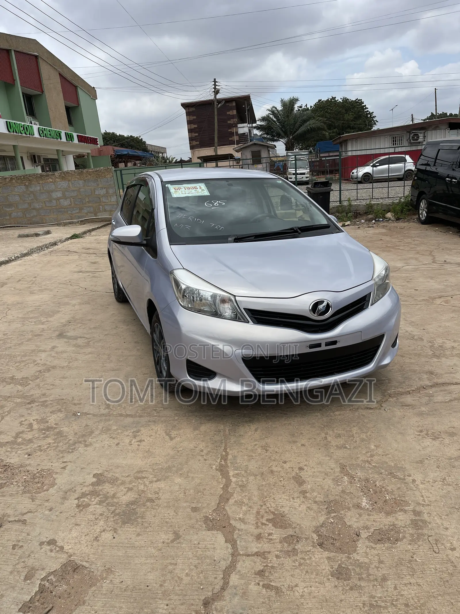 Toyota Vitz 1.3 FWD 5dr 2013 Silver