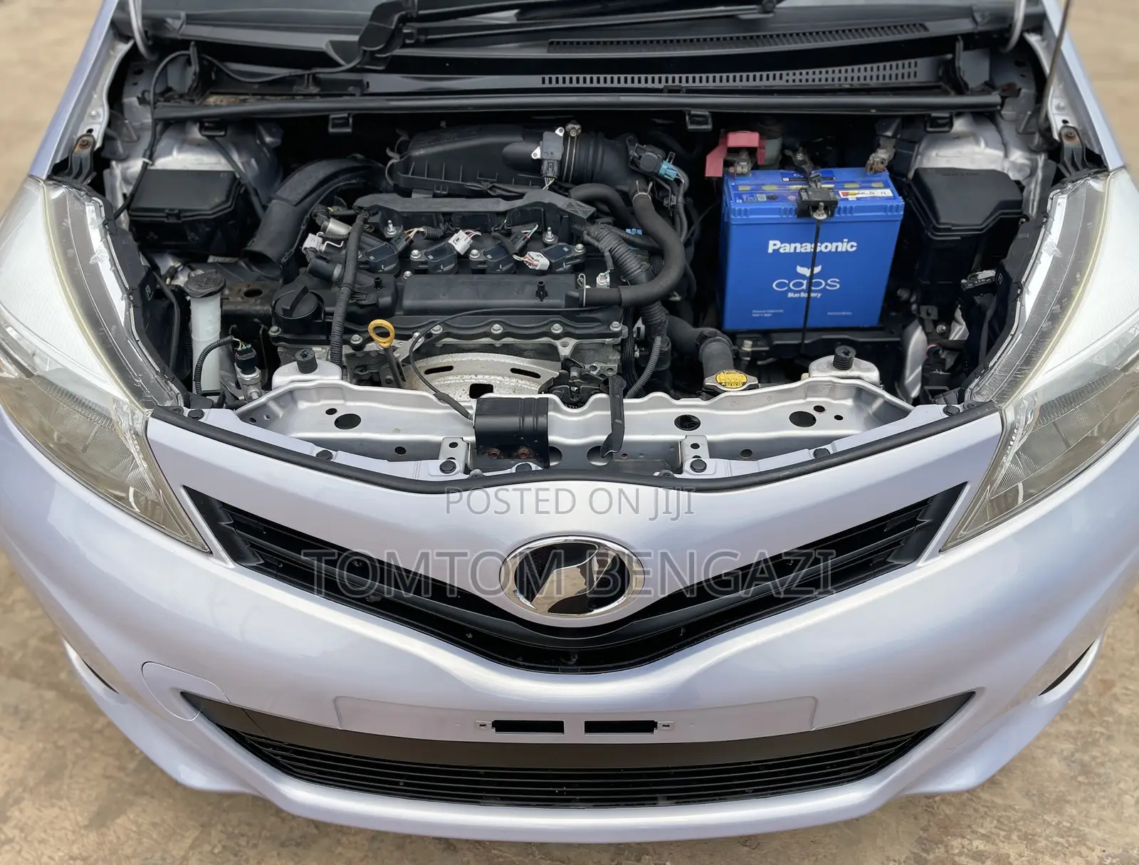 Toyota Vitz 1.3 FWD 5dr 2013 Silver