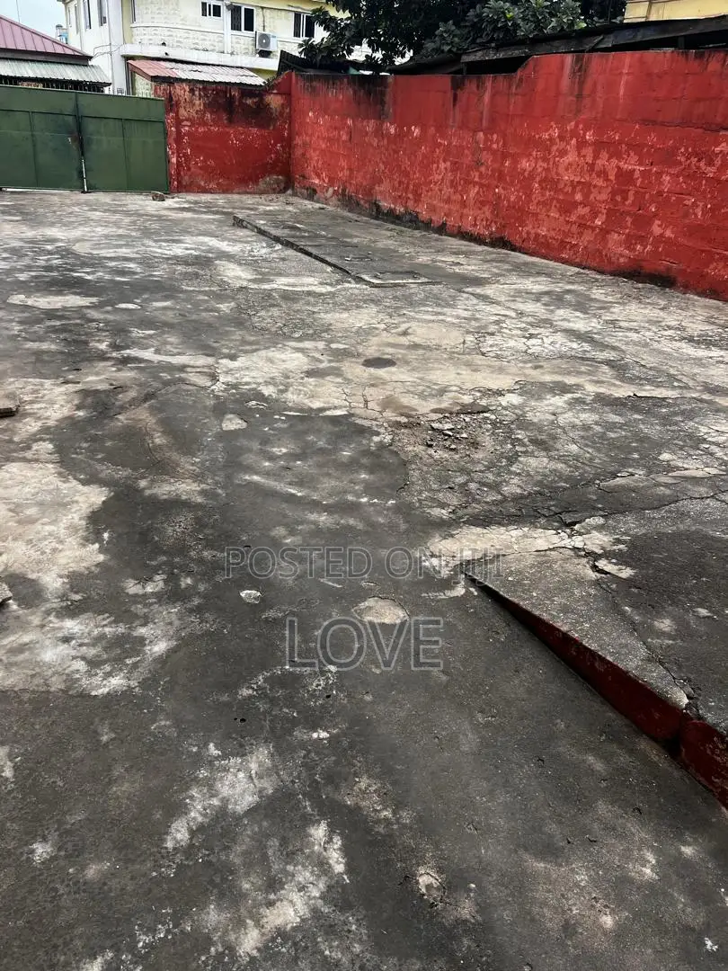 Hotcake Warehouse/Storeroom for Rent Within the Busy Circle Area