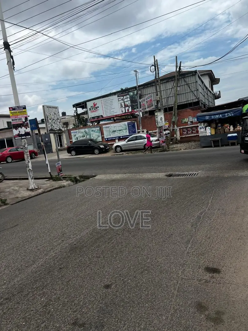 Hotcake Warehouse/Storeroom for Rent Within the Busy Circle Area