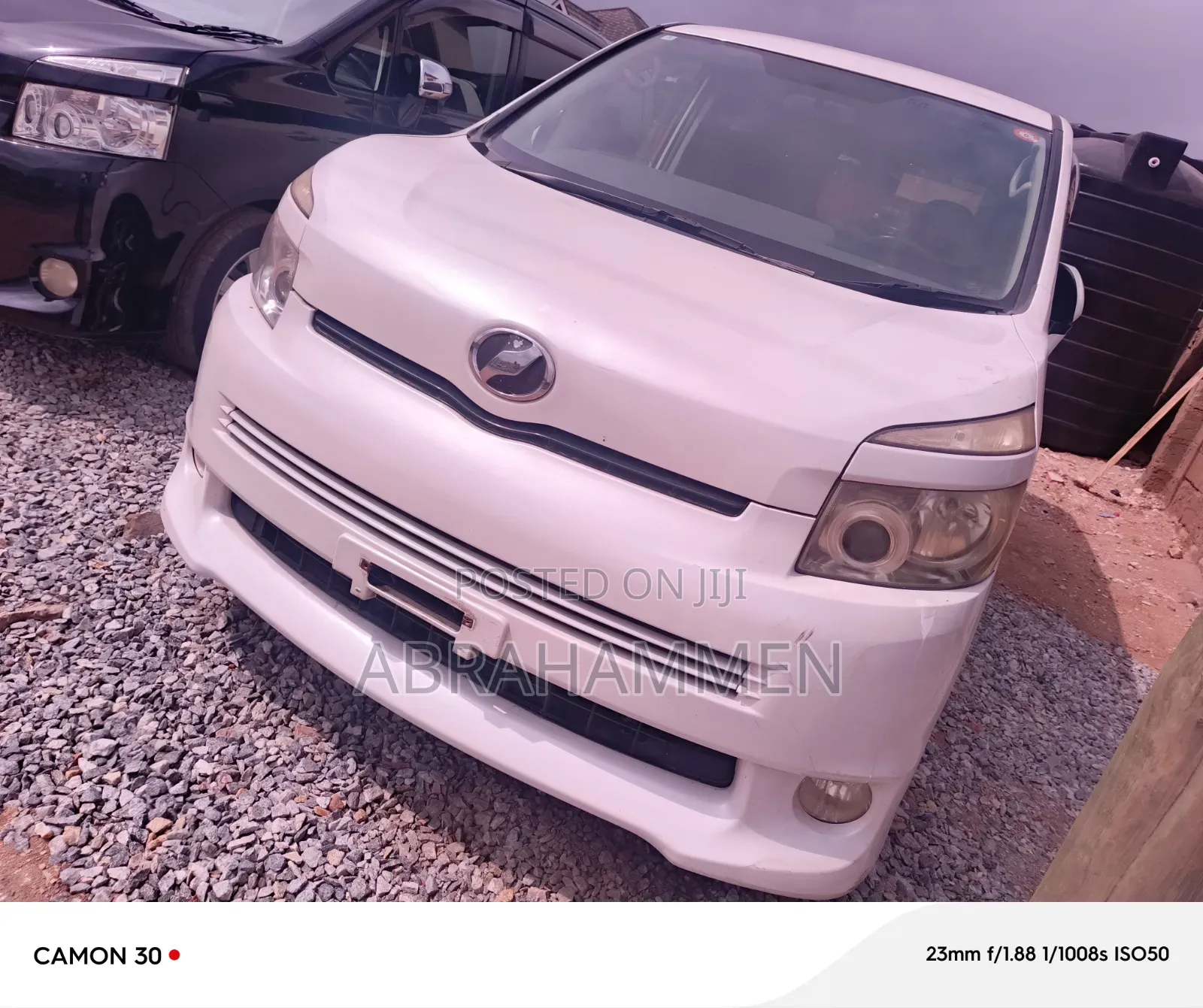 Toyota Voxy V 2WD 8-Seater 2013 White