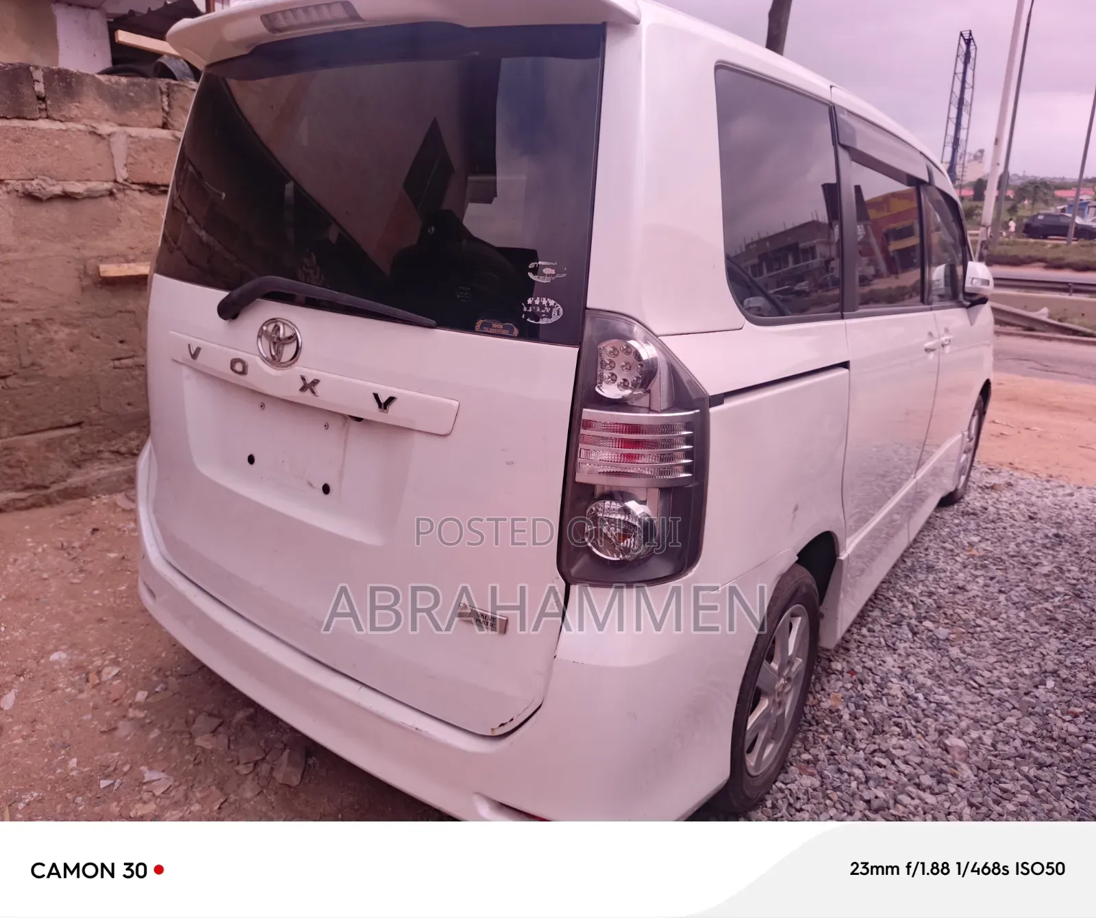 Toyota Voxy V 2WD 8-Seater 2013 White