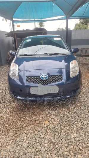 Toyota Yaris Base Hatchback 5dr 2010 Blue