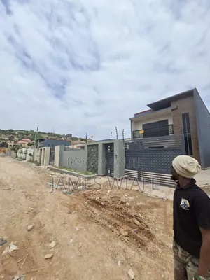 4bdrm Duplex in Kent Homes, Accra Metropolitan for sale
