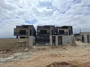 4bdrm Duplex in Kent Homes, Accra Metropolitan for sale