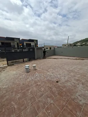 4bdrm Duplex in Kent Homes, Accra Metropolitan for sale