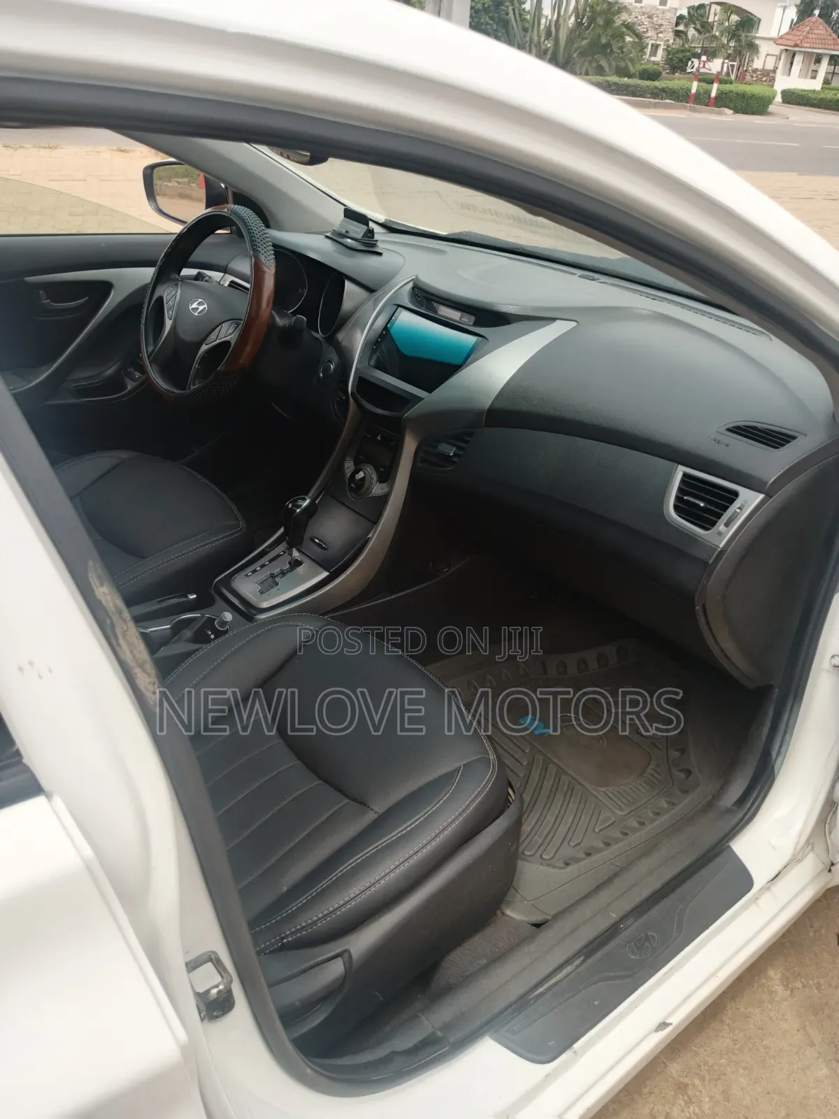 Hyundai Elantra Limited Sedan FWD (1.8L 4cyl 6A) 2013 White