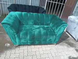 Luxury Modern Velvet 2-Seater Sofa – Elegant Comfortable