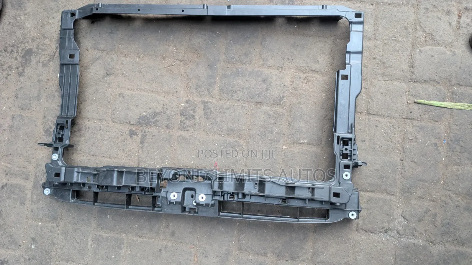 Volkswagen Golf 7 Radiator Support