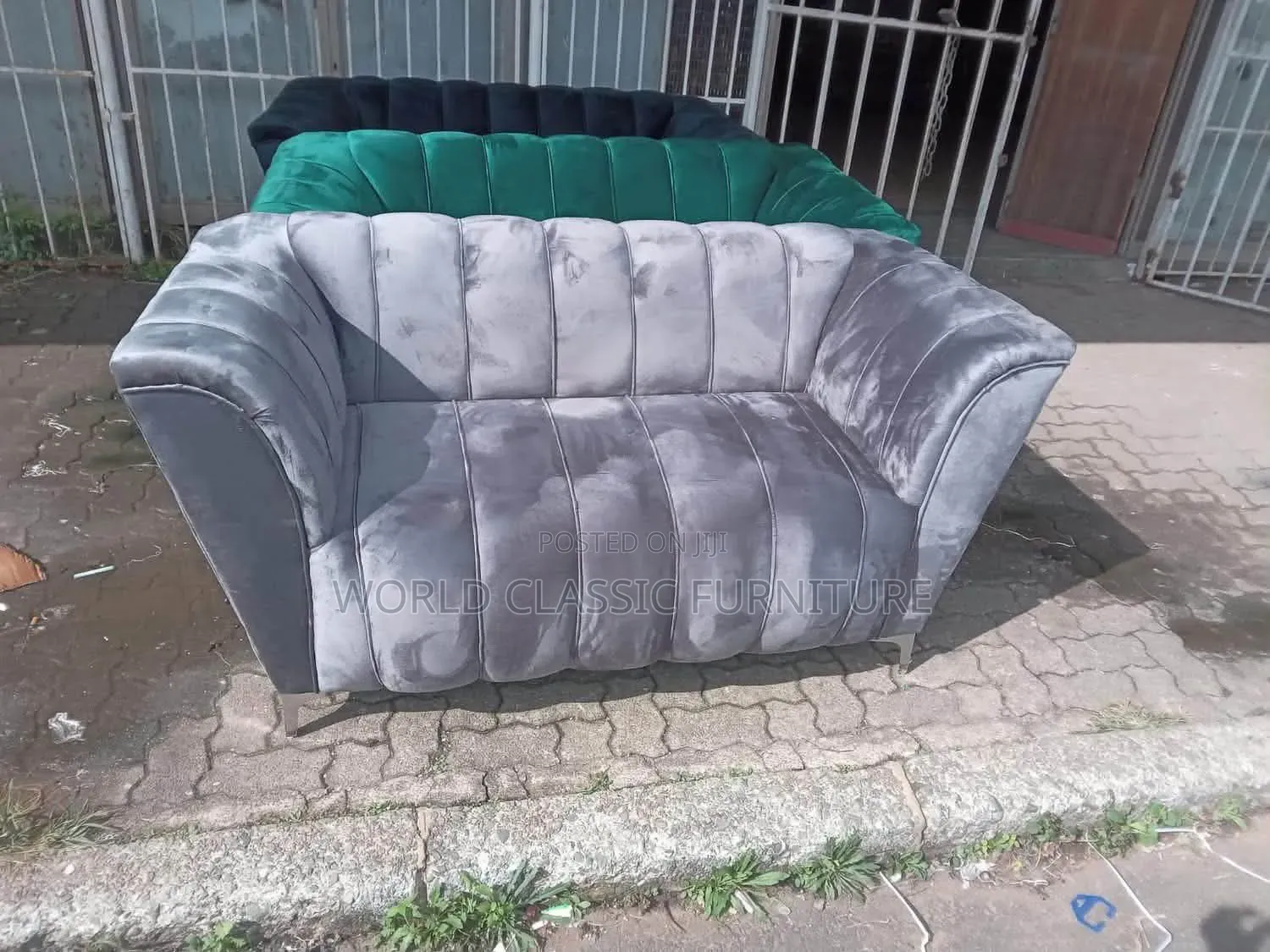 Luxury Modern Velvet 2-Seater Sofa – Elegant Comfortable