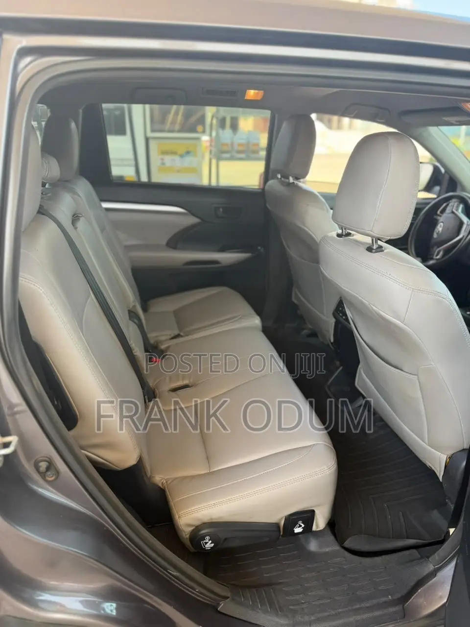 Toyota Highlander LE 4x2 (2.7L 4cyl 6A) 2017