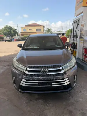 Toyota Highlander LE 4x2 (2.7L 4cyl 6A) 2017