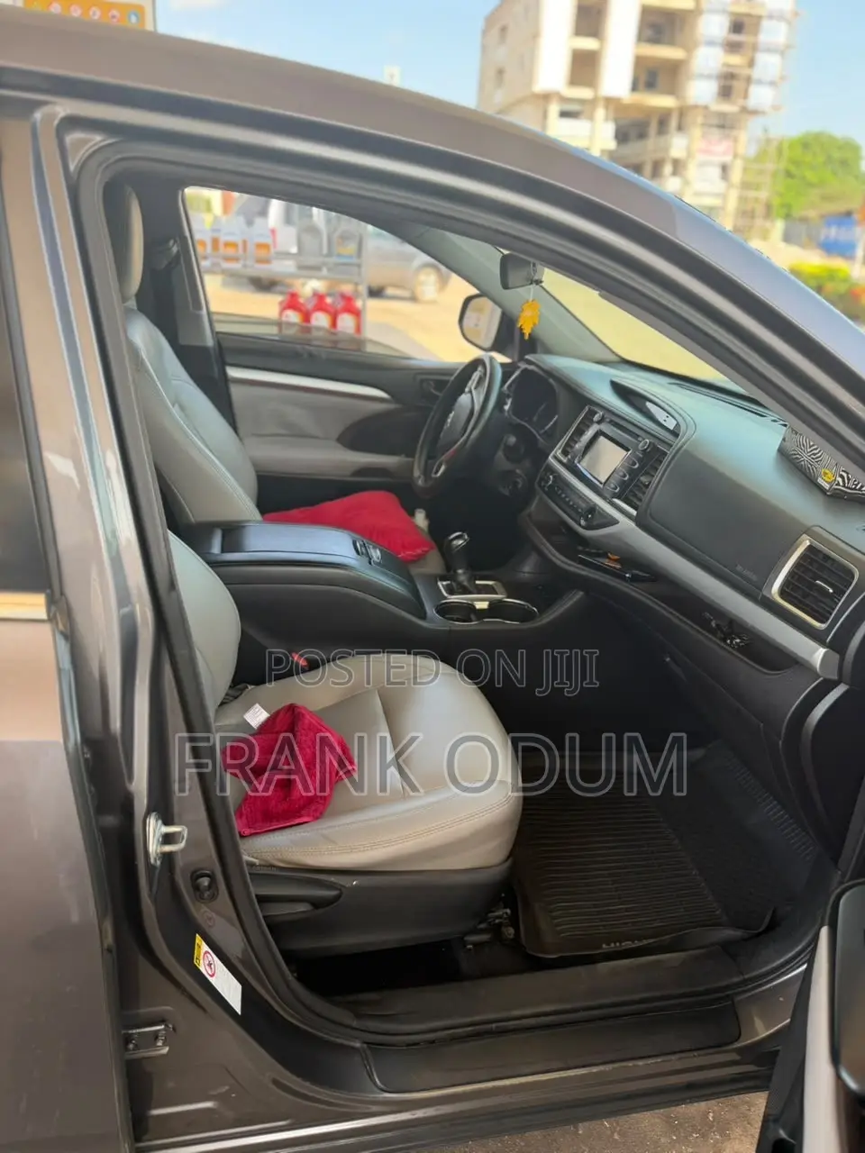 Toyota Highlander LE 4x2 (2.7L 4cyl 6A) 2017