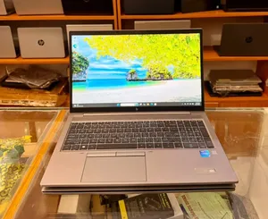 Laptop HP ZBook Firefly G8 16GB Intel Core i7 SSD 256GB