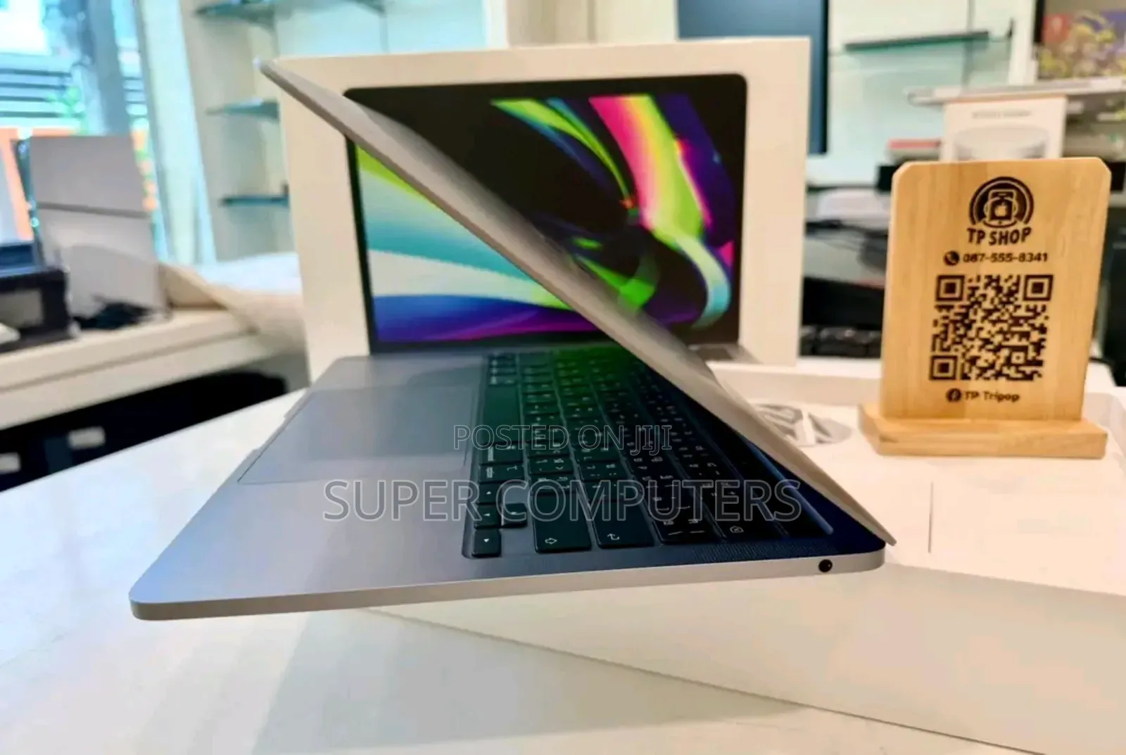 New Laptop Apple MacBook Pro 2020 16GB Intel Core i7 SSD 512GB