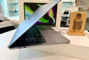 New Laptop Apple MacBook Pro 2020 16GB Intel Core i7 SSD 512GB