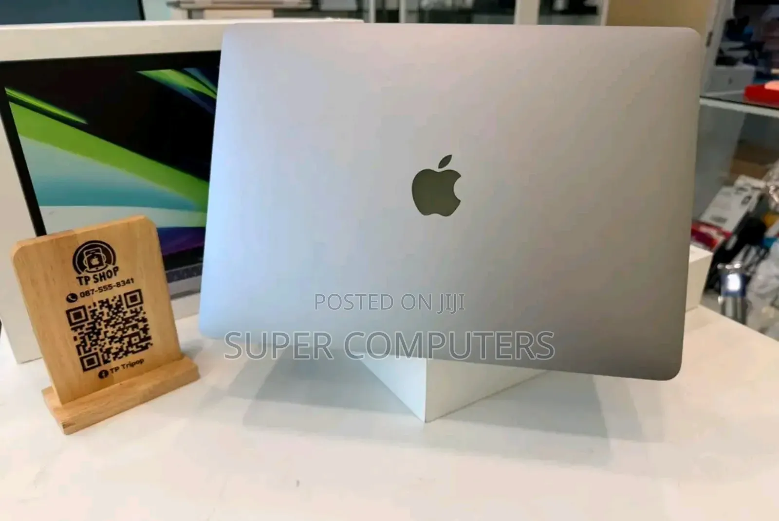 New Laptop Apple MacBook Pro 2020 16GB Intel Core i7 SSD 512GB