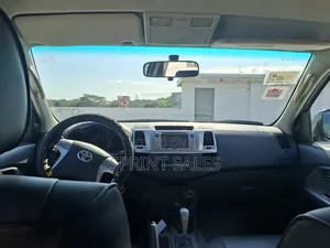 Toyota Hilux 2013 White