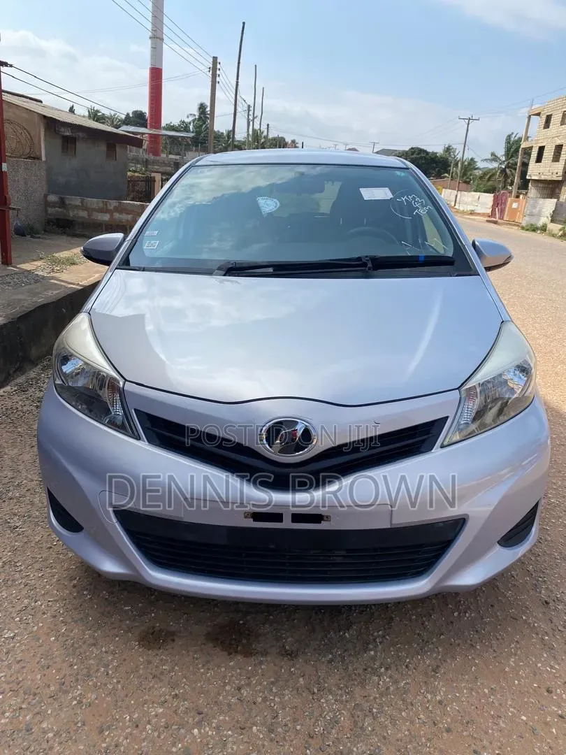 Toyota Vitz 1.3 AWD 3dr 2013 Silver