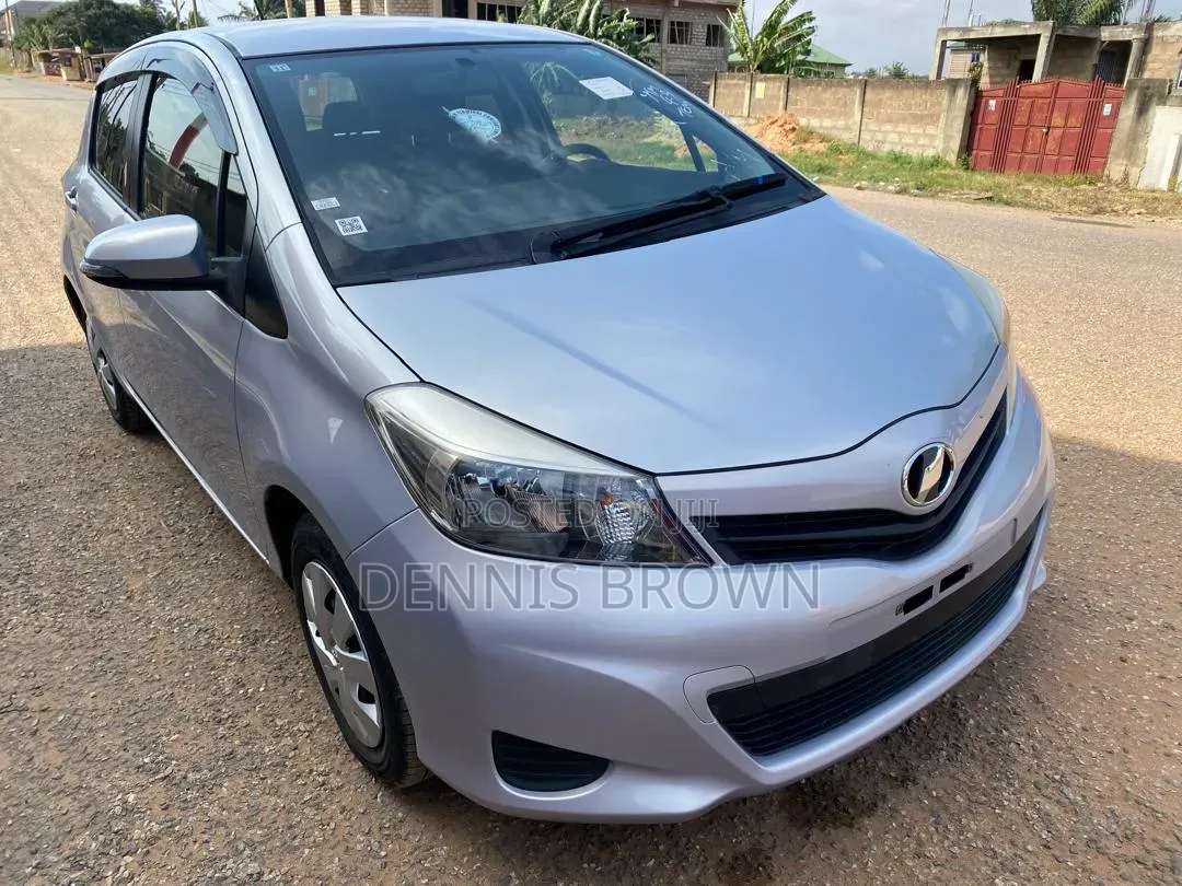 Toyota Vitz 1.3 AWD 3dr 2013 Silver