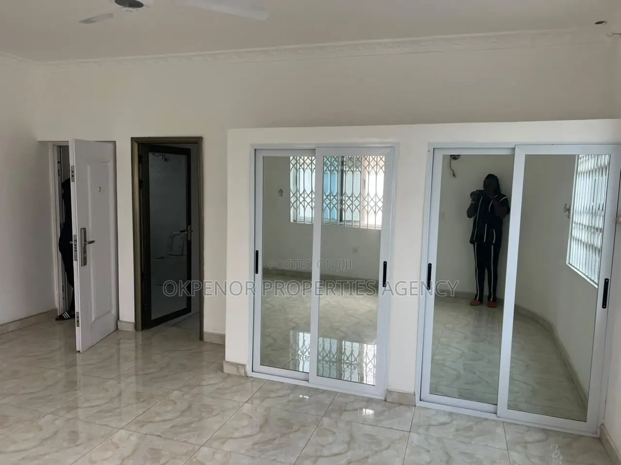 10bdrm House in Pokuase Kumasi Road, Accra Metropolitan for sale