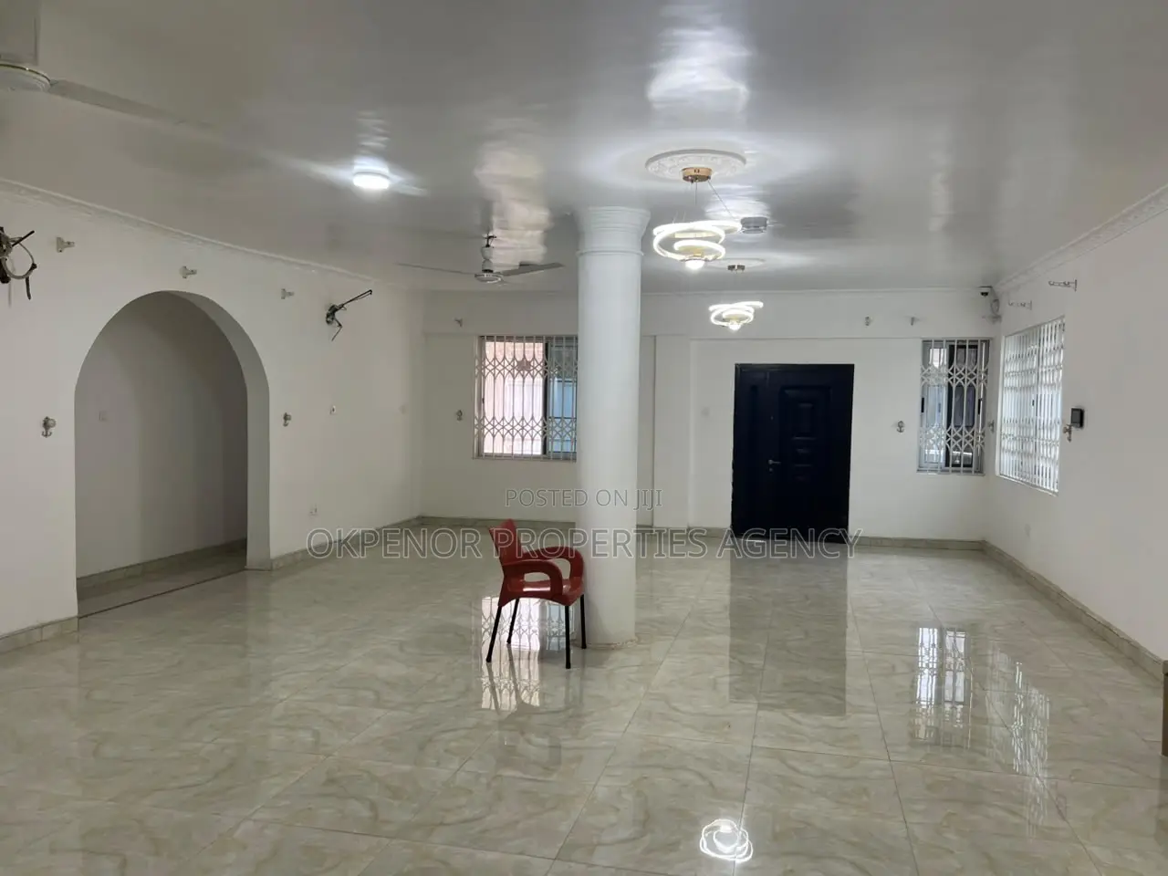 10bdrm House in Pokuase Kumasi Road, Accra Metropolitan for sale