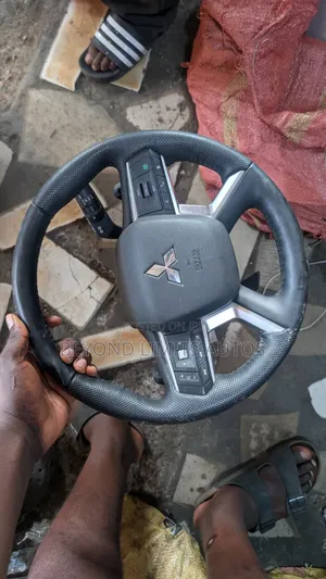 Mitsubishi Outlander 2022,2023,24 Complete Steering Wheel With Airbag