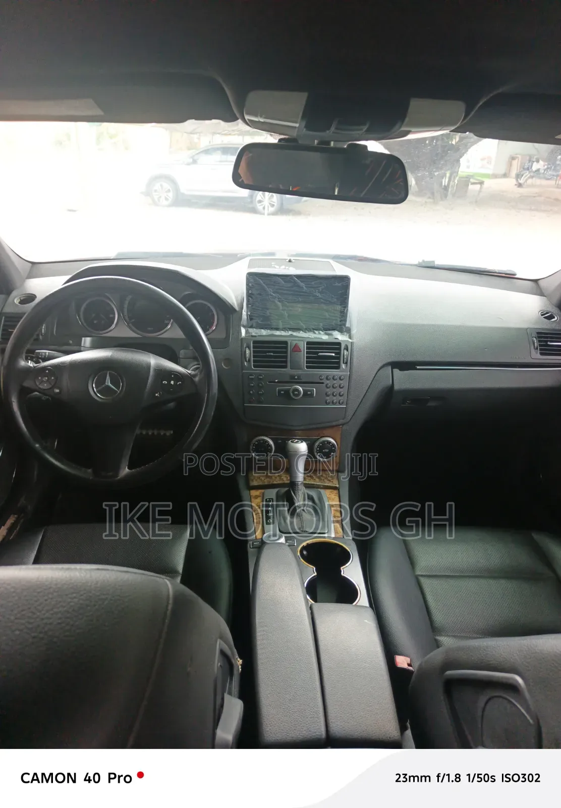 Mercedes-Benz 1733 2012 Red