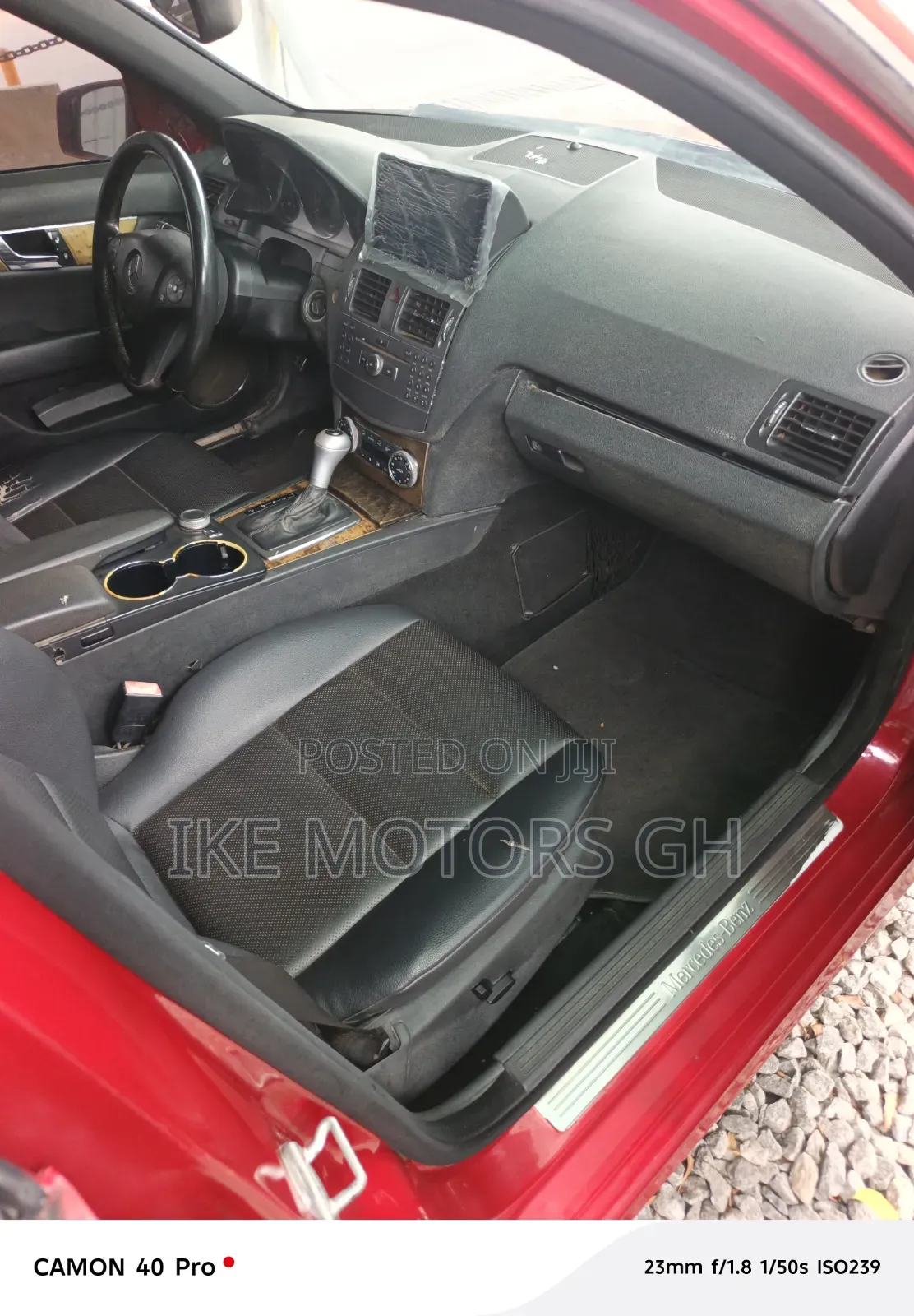 Mercedes-Benz 1733 2012 Red