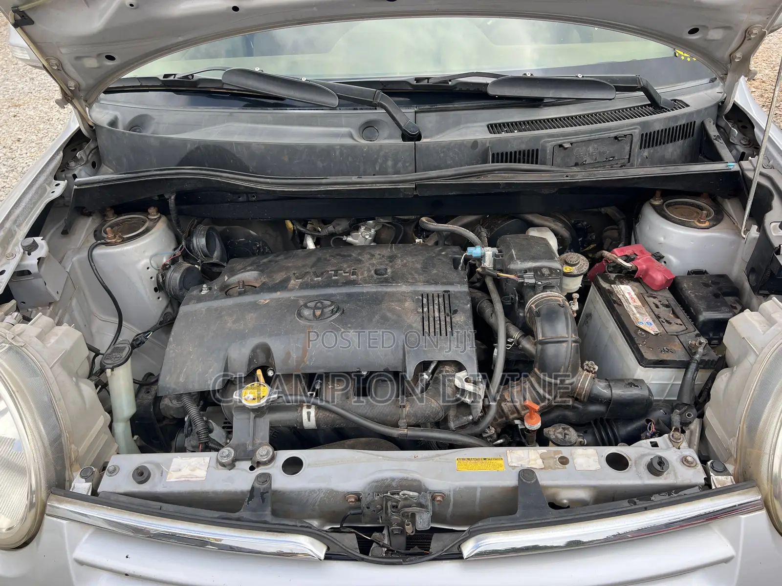 Toyota Sienta 2013 Silver