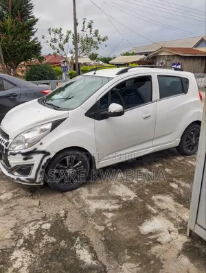 Chevrolet Spark 1LT 4dr Hatchback (1.2L 4cyl 5M) 2014 White