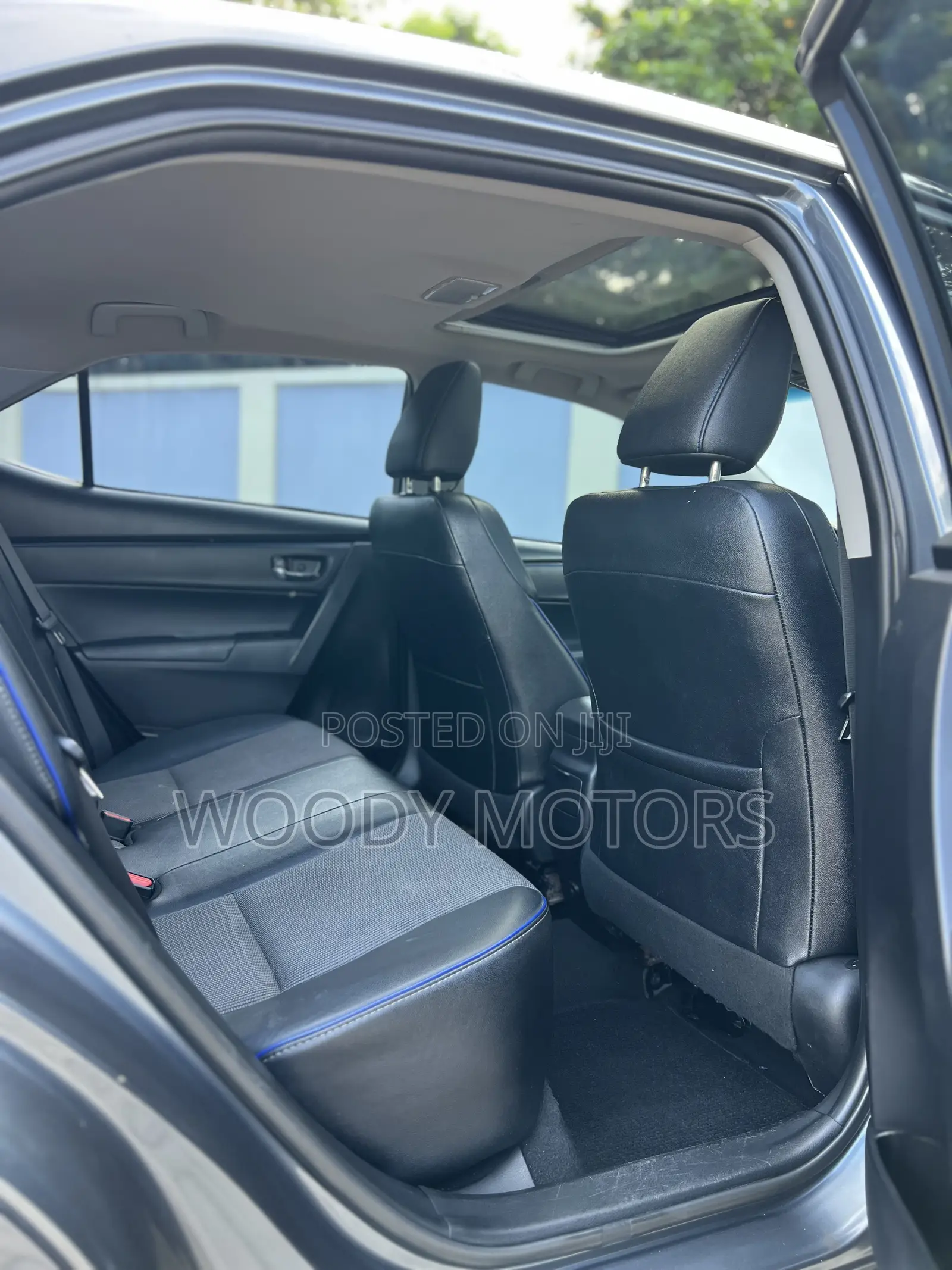 Toyota Corolla SE Special Edition 4dr Sedan (1.8L 4cyl CVT) 2017 Gray