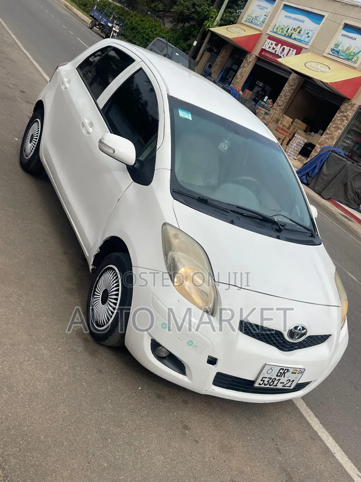 Toyota Vitz 1.0 FWD 3dr 2009 White