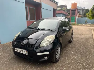 Toyota Vitz 1.3 AWD 3dr 2010 Black