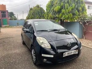 Toyota Vitz 1.3 AWD 3dr 2010 Black