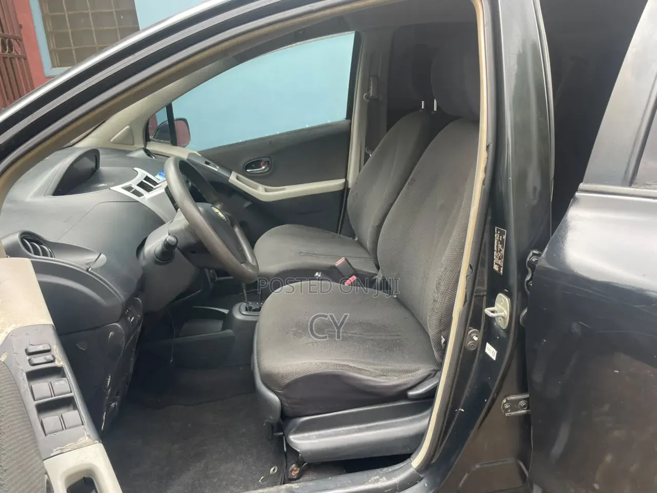 Toyota Vitz 1.3 AWD 3dr 2010 Black