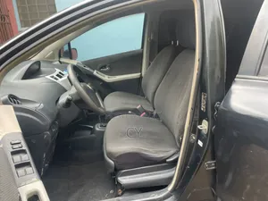 Toyota Vitz 1.3 AWD 3dr 2010 Black