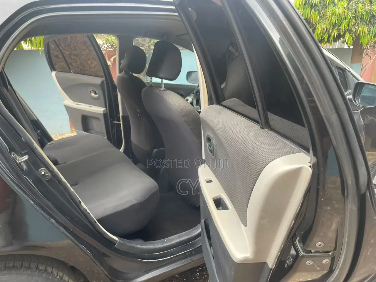 Toyota Vitz 1.3 AWD 3dr 2010 Black