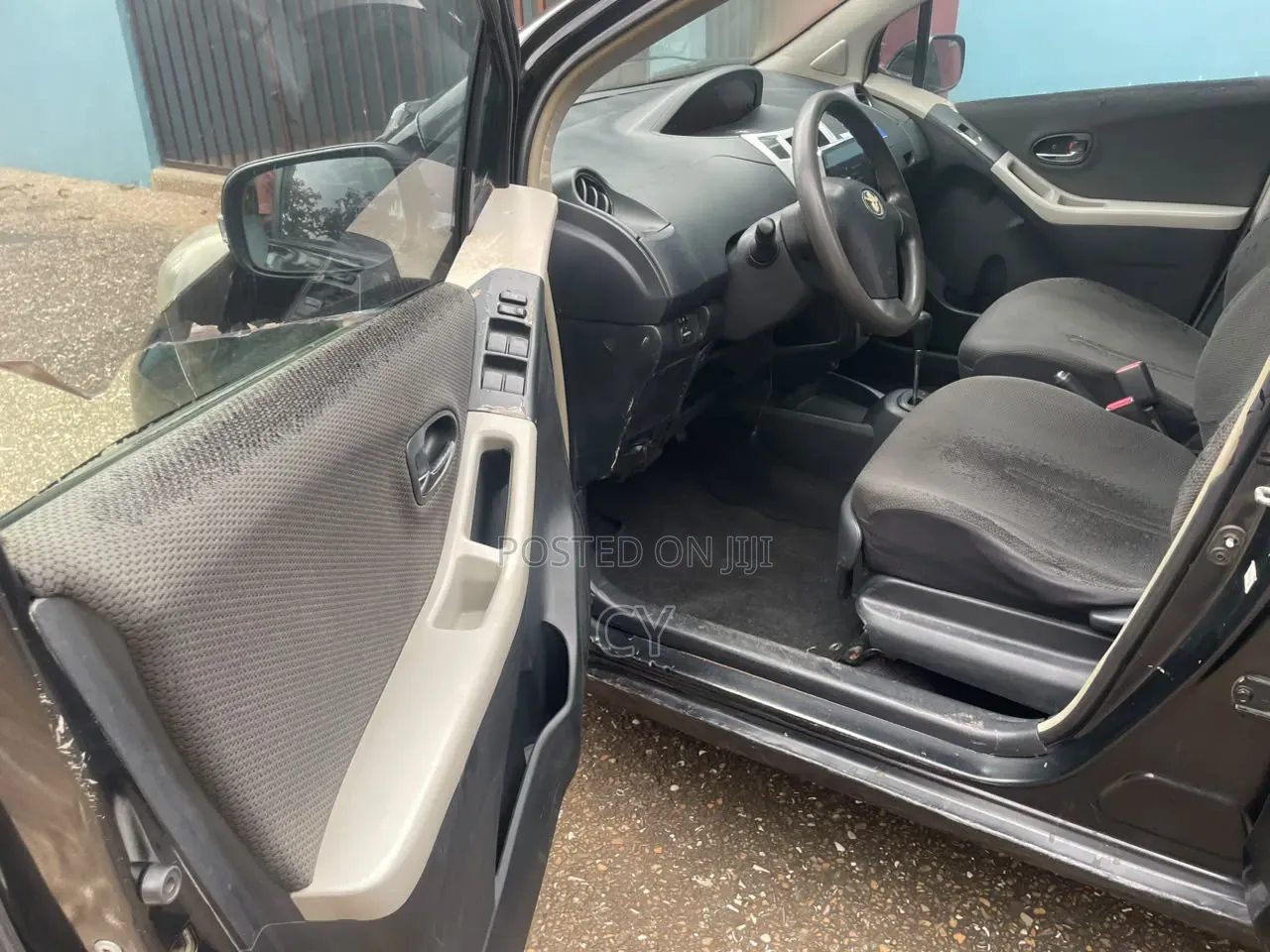 Toyota Vitz 1.3 AWD 3dr 2010 Black