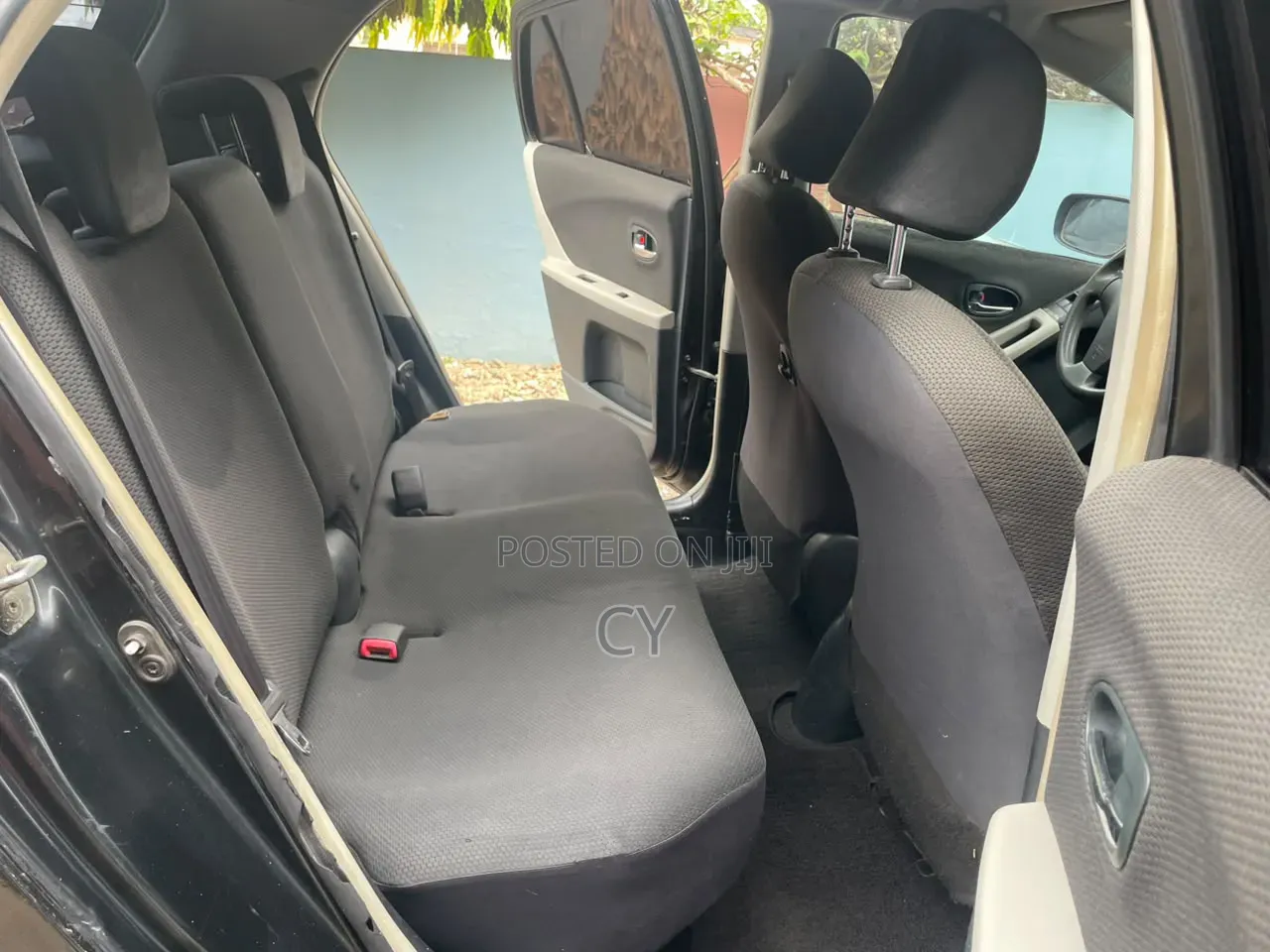 Toyota Vitz 1.3 AWD 3dr 2010 Black