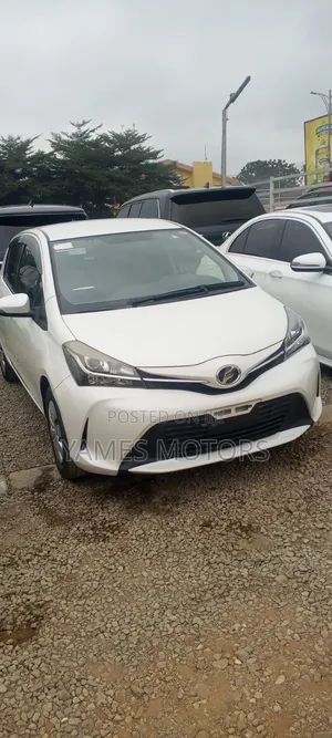 Toyota Vitz 2016 White