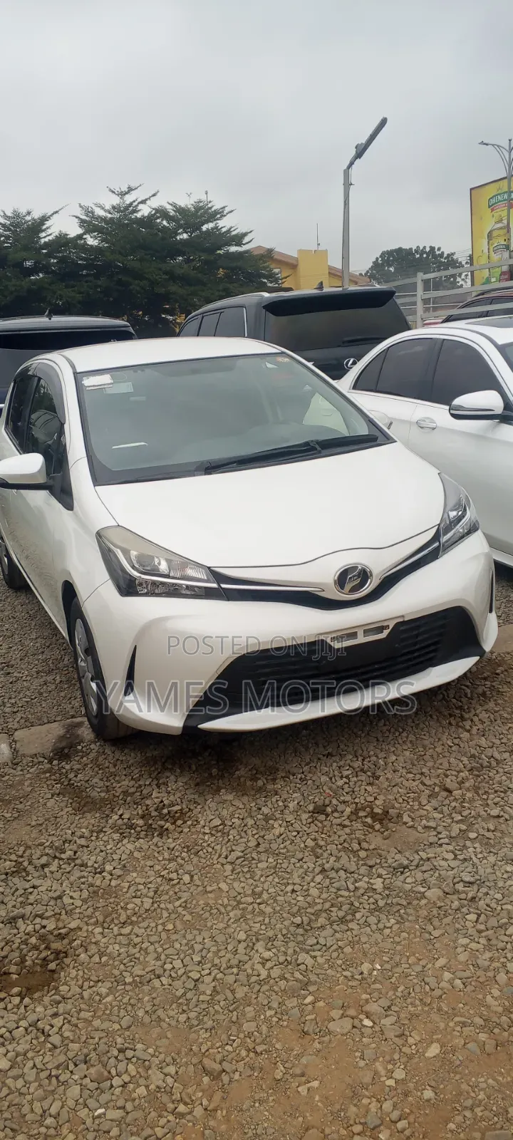 Toyota Vitz 2016 White